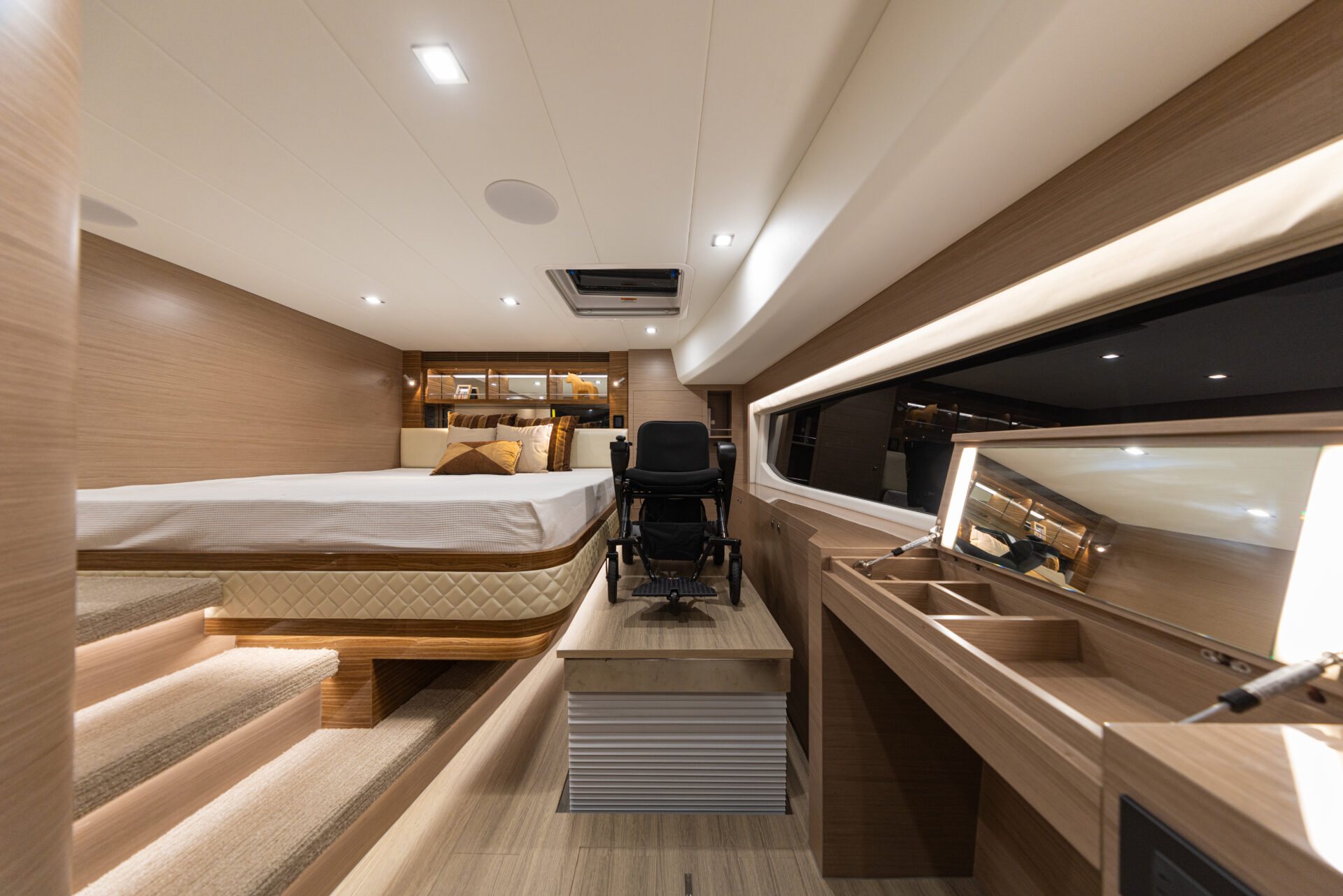 PC68A master with wheelchair platform